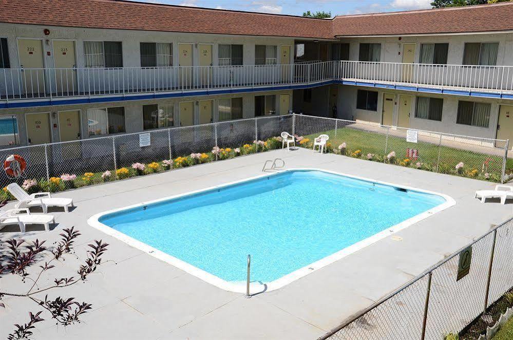 Capitol Inn & Suites Pierre Exterior photo